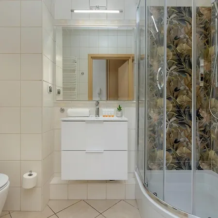 Spacious Near The Vistula River By Renters * ワルシャワ