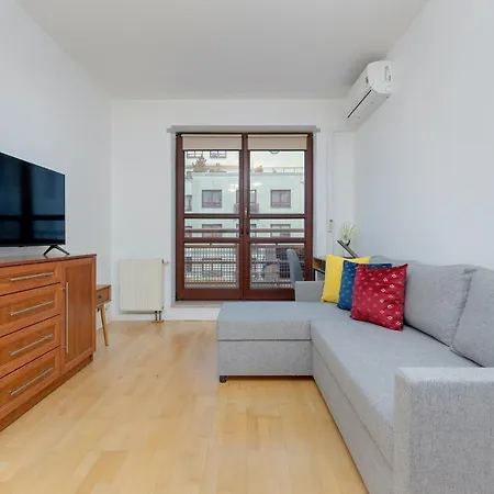 Spacious Near The Vistula River By Renters Apartment Warsaw