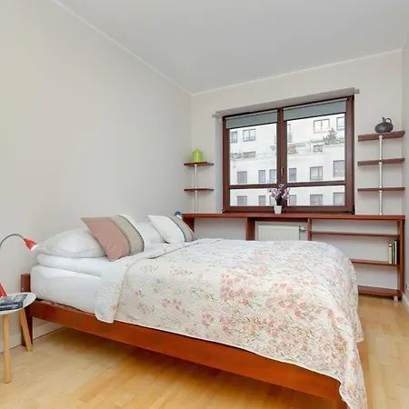 Spacious Near The Vistula River By Renters Apartment *