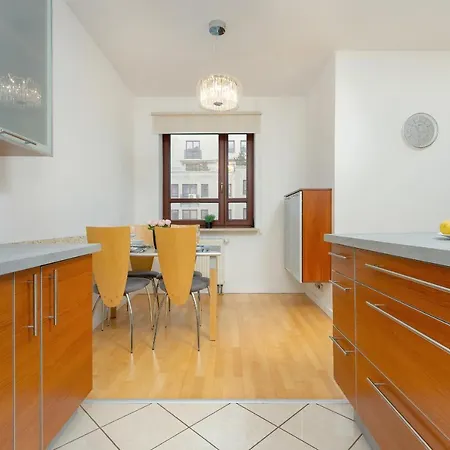 Spacious Near The Vistula River By Renters Apartment Warsaw