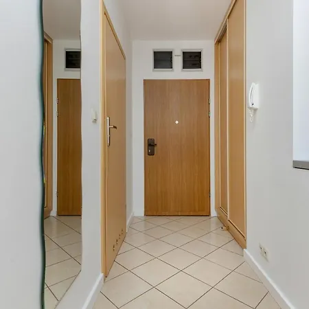 Spacious Near The Vistula River By Renters Apartment *