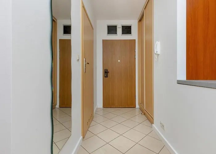 Spacious Near The Vistula River By Renters Apartment *