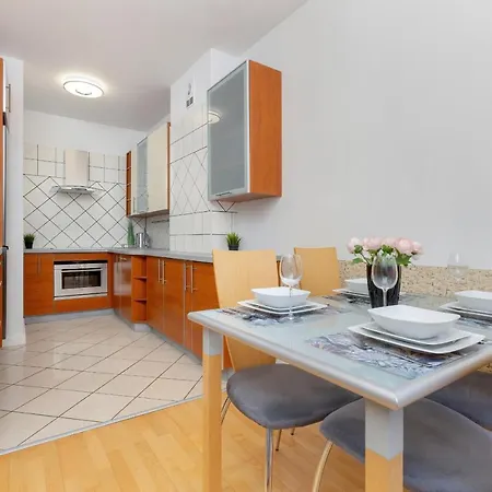 Spacious Near The Vistula River By Renters *