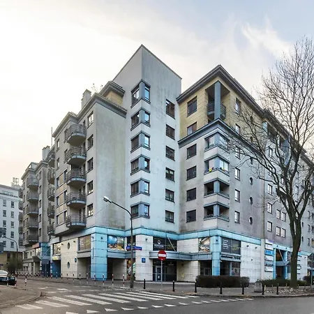 Spacious Near The Vistula River By Renters Apartamento *